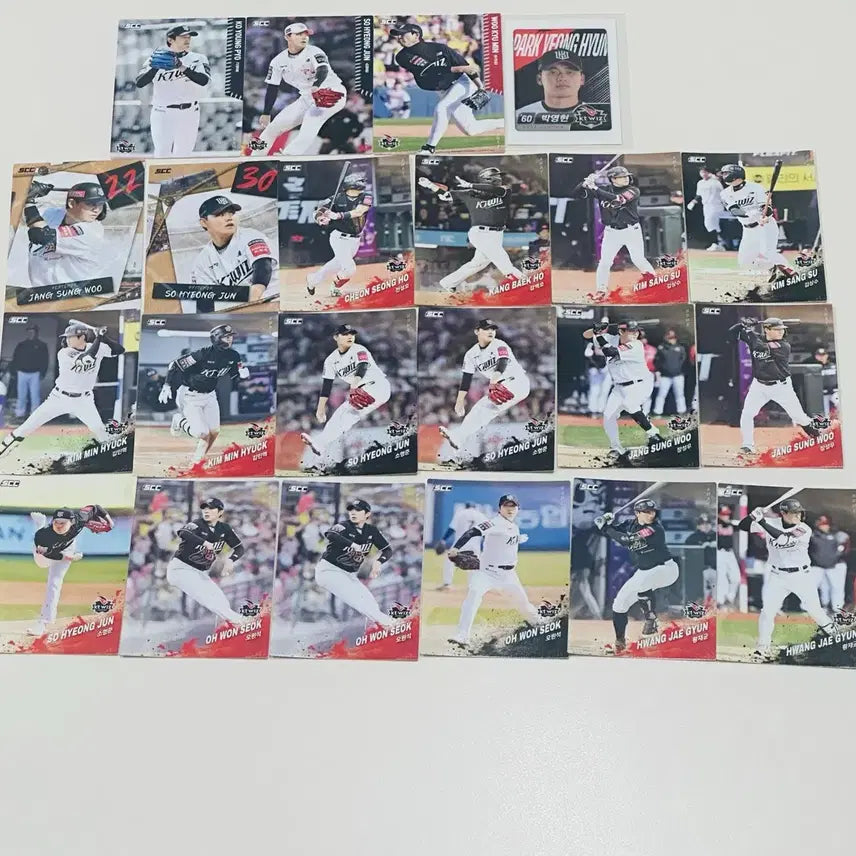 [BUNJANG] KT Wiz KBO Cards &amp; Park Young-hyun Collectible Seal Bundle Set / KBO카드 KT위즈 , 박영현 띠부씰 일괄판매