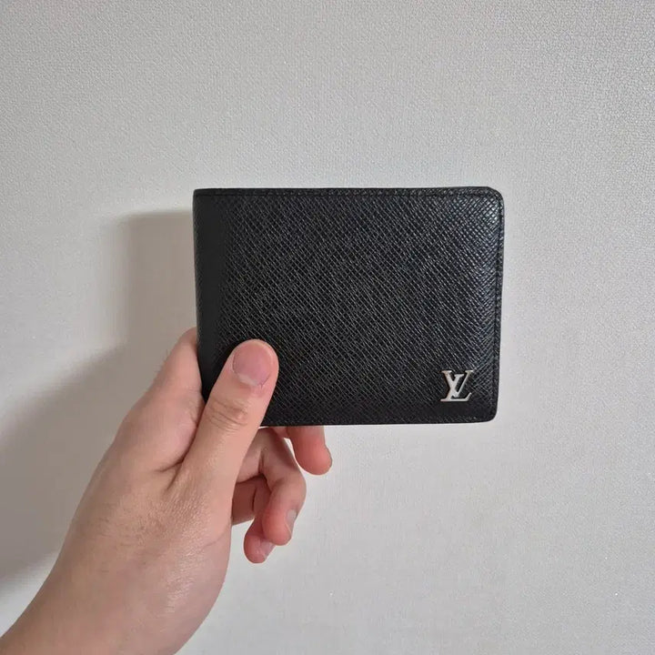 [BUNJANG] Louis Vuitton Multiple Wallet Taiga Black / [최상급]루이비통 멀티플 월렛 타이가 블랙 지갑