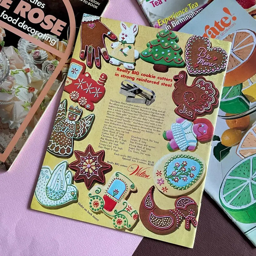 [BUNJANG] 1970s Vintage Cake Baking Book / 1970s/빈티지무드 케이크 사진이 유니크한 빈티지케이크북(rare)