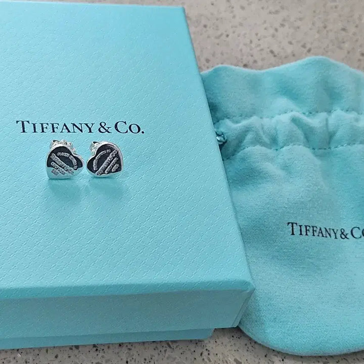 [BUNJANG] Tiffany &amp; Co. Return to Tiffany Heart Stud Earrings / 티파니앤코 리턴투 하트 귀걸이 [정품]