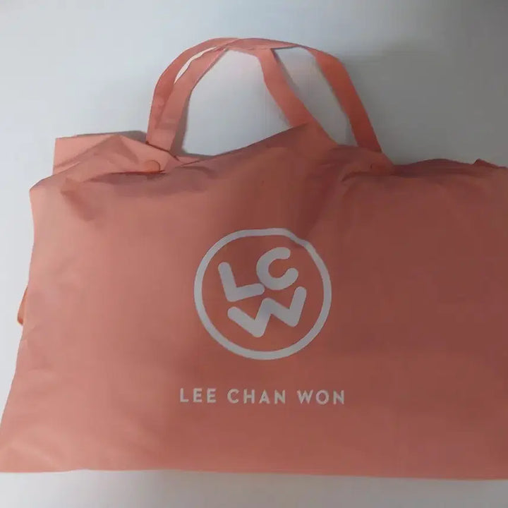[BUNJANG] Lee Chan Won Official Raincoat / 이찬원 공식 우비