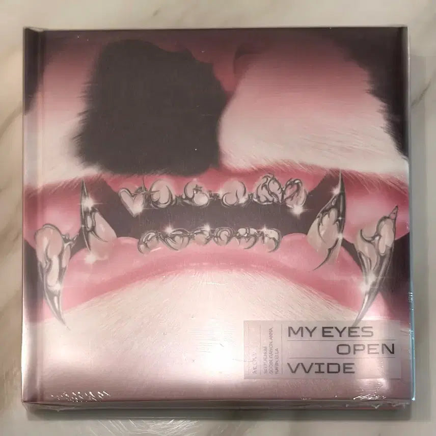 [BUNJANG] MEOVV hands up Album (Sealed) / (미개봉) 미야오 MEOVV hands up 앨범 양도 판매