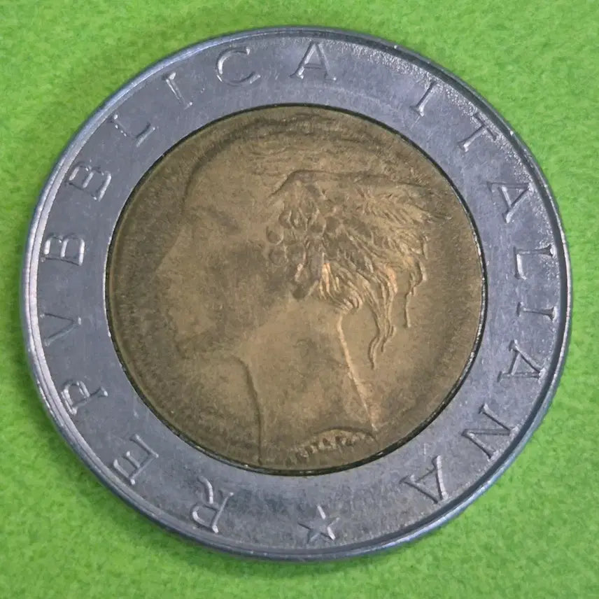 [BUNJANG] Italy 100 Lire Bimetal Coin / [바이메탈] 이탈리아 100리라 동전 M3161