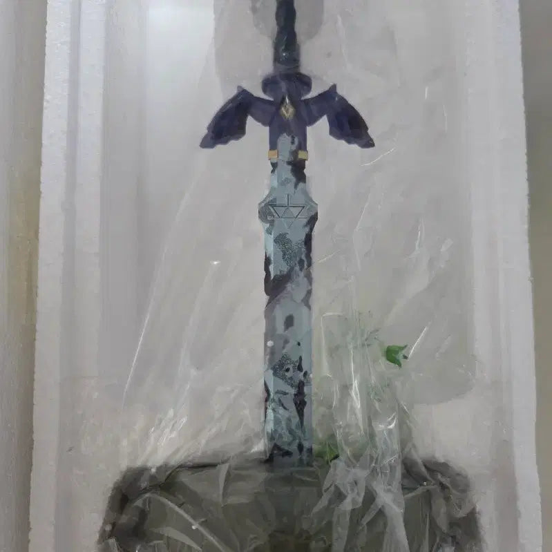 [BUNJANG] The Legend of Zelda: Breath of the Wild Limited Edition Master Sword Figure / 젤다의 전설 야생의 숨결 미한정 마스터소드 피규어