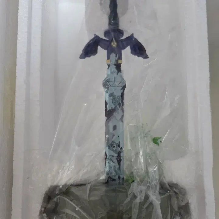 [BUNJANG] The Legend of Zelda: Breath of the Wild Limited Edition Master Sword Figure / 젤다의 전설 야생의 숨결 미한정 마스터소드 피규어