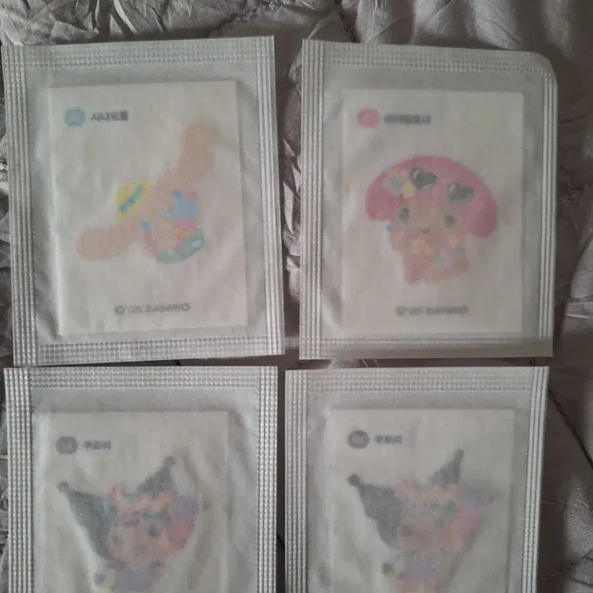 [BUNJANG] Sanrio Bagel Chip POB 2-Pair Set / 올리브영 산리오 베이글칩 띠부씰 2개 한쌍