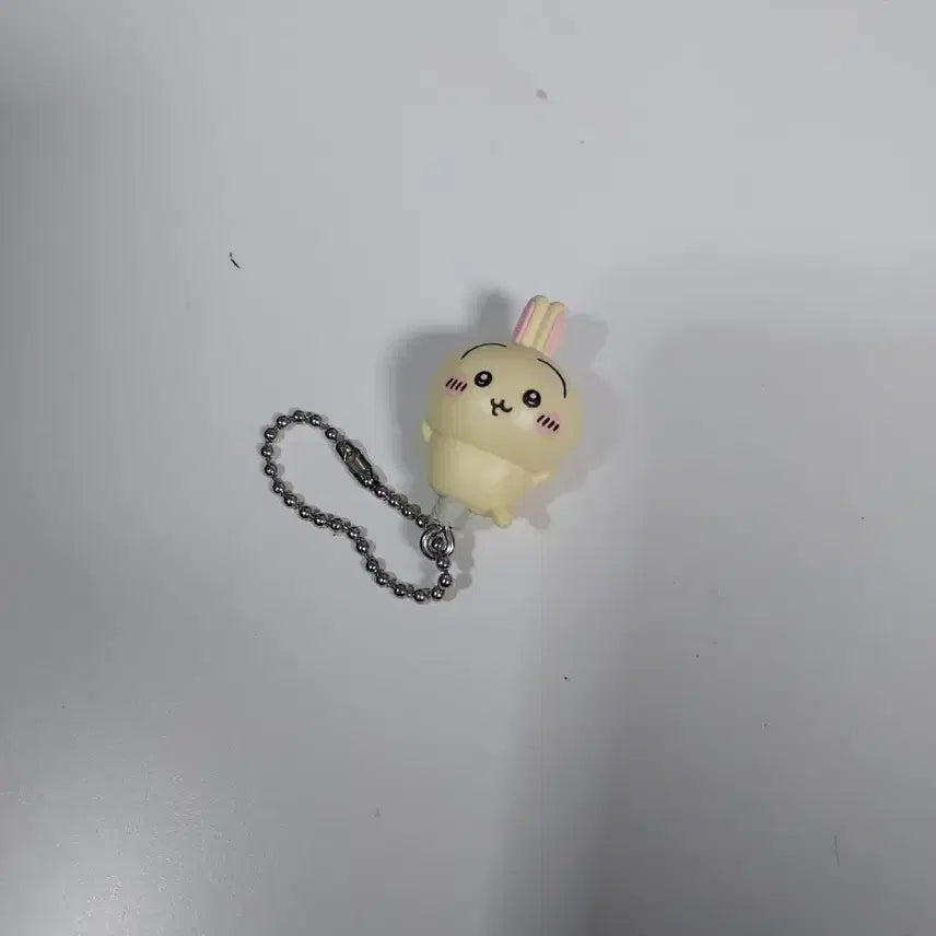 [BUNJANG] Chiikawa Usagi Dangling Gacha Figure / 치이카와 우사기 대롱가챠