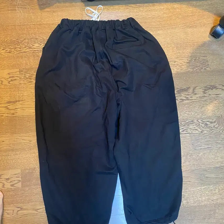 [BUNJANG] Srz Bone Jogger Sweatpants Black OS / 써저리 본 조거 스웻 팬츠 블랙 os