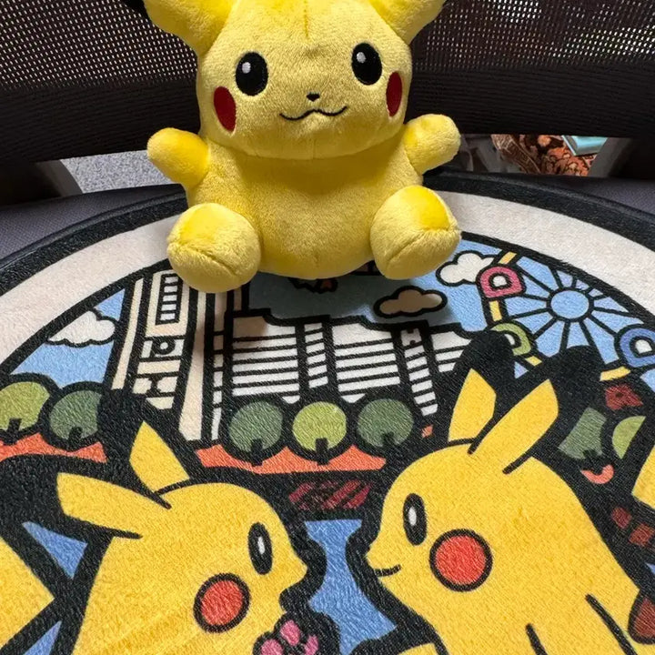[BUNJANG] 2011 Pikachu Plush Toy / 2011 포켓몬센터 피카츄인형