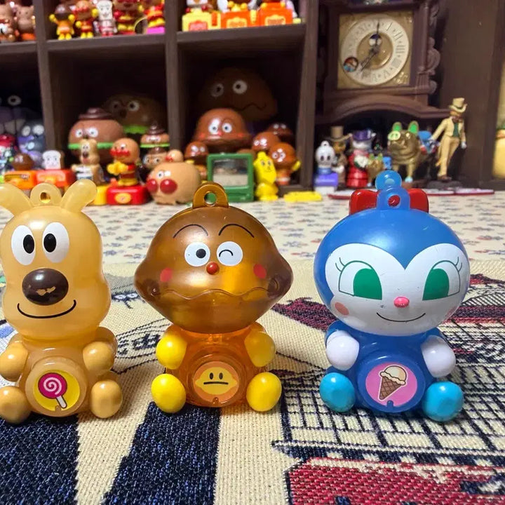 [BUNJANG] Anpanman Cheese Currypanman Rattle Light Gacha Toy / 호빵맨 치즈 카레빵맨 딸랑이 불빛 가챠
