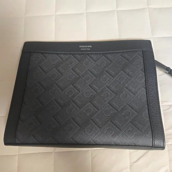 [BUNJANG] Salvatore Ferragamo Logo Pattern Leather Clutch Bag / 페라가모 클러치