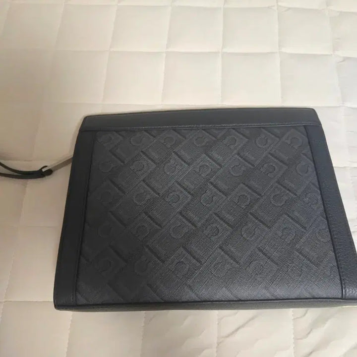 [BUNJANG] Salvatore Ferragamo Logo Pattern Leather Clutch Bag / 페라가모 클러치