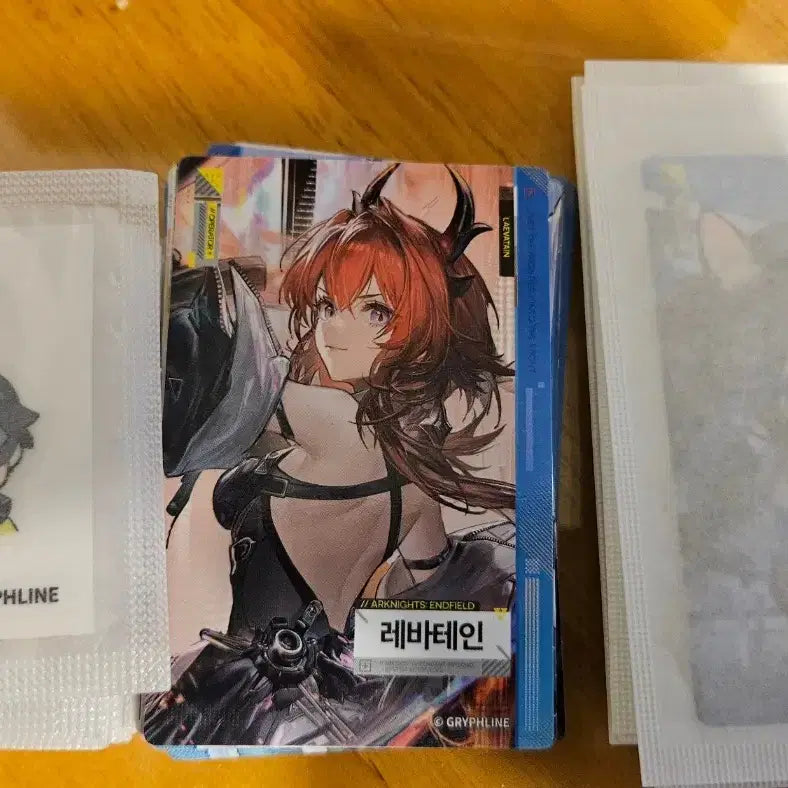 [BUNJANG] Enfield x GS25 Collaboration Photocards &amp; Stickers / 엔드필드 X GS25 콜라보 포카/띠부씰 판매