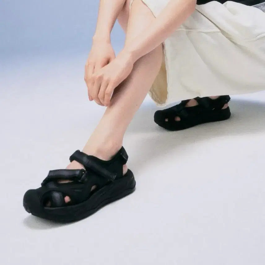 [BUNJANG] Heumto Sandals Size 240 / (새상품)험토 샌들 240