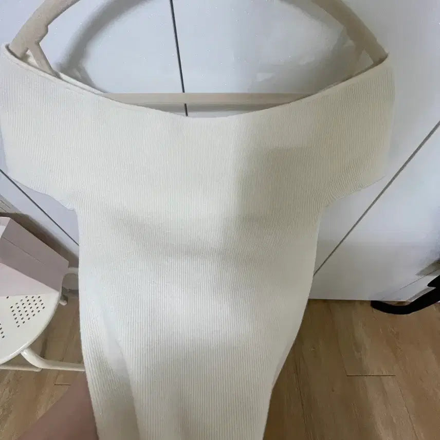 [BUNJANG] Ounce Ivory Off-Shoulder Top / 온스 ounce 아이보리오프숄더