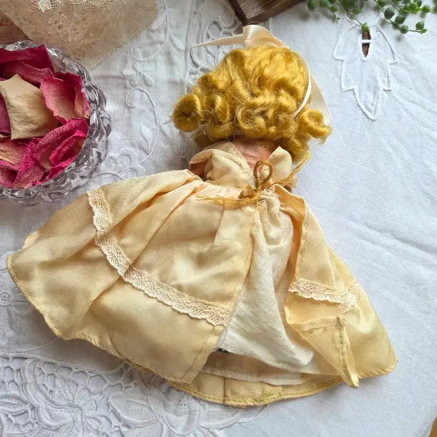 [BUNJANG] Vintage Nancy Doll Yellow Dress / 빈티지 낸시돌 인형 노랑이
