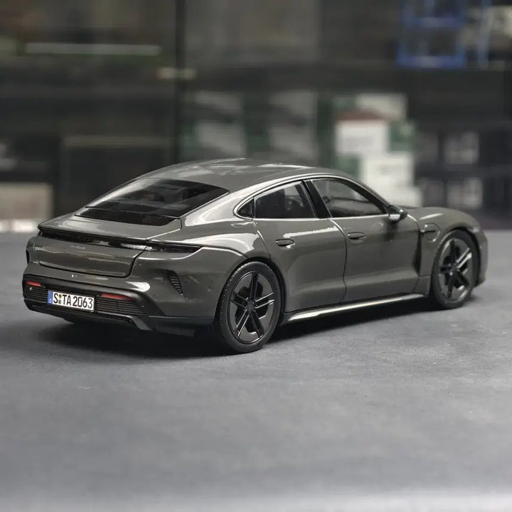 [BUNJANG] Norev 1:18 Porsche Taycan Turbo S / 1:18 노레브 포르쉐 타이칸 터보 S