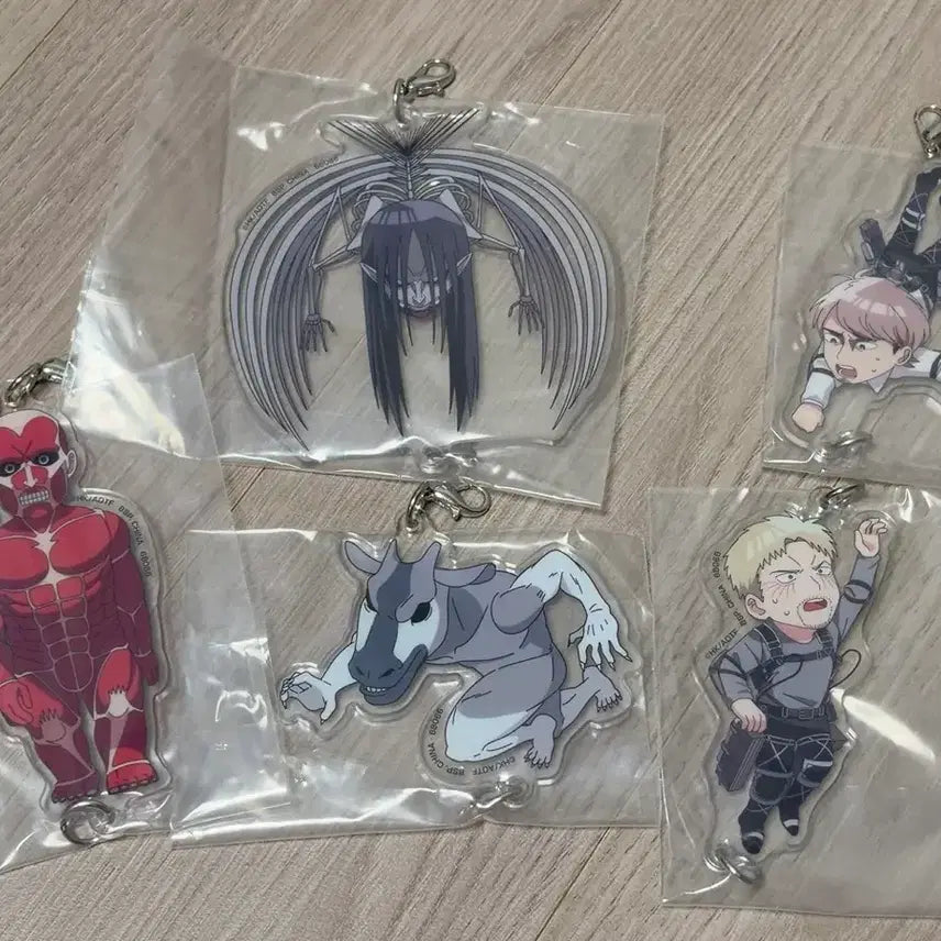 [BUNJANG] Attack on Titan Ichiban Kuji Prize F Acrylic Charm / 진격의 거인 제일복권 F상 대롱 아크릴챰 팝니다
