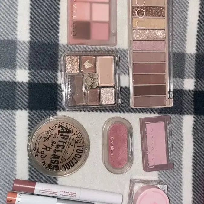 [BUNJANG] Cosmetics Swap - Neutral Tones / 화장품 교신(뒷장