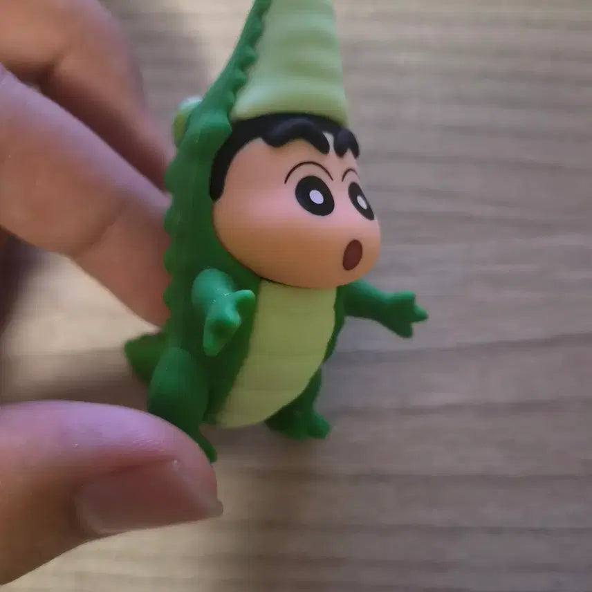 [BUNJANG] Crayon Shin-chan Crocodile Figure / 짱구 악어 피규어 판매합니다