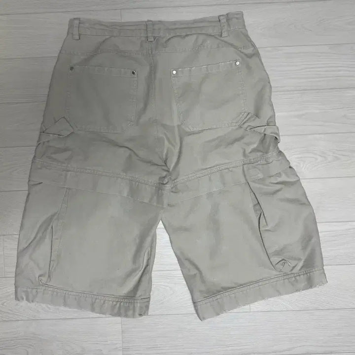 [BUNJANG] Side Service Layered Cargo Bermuda Pants Bone / 사이드서비스 레이어드 카고 버뮤다 2 bone