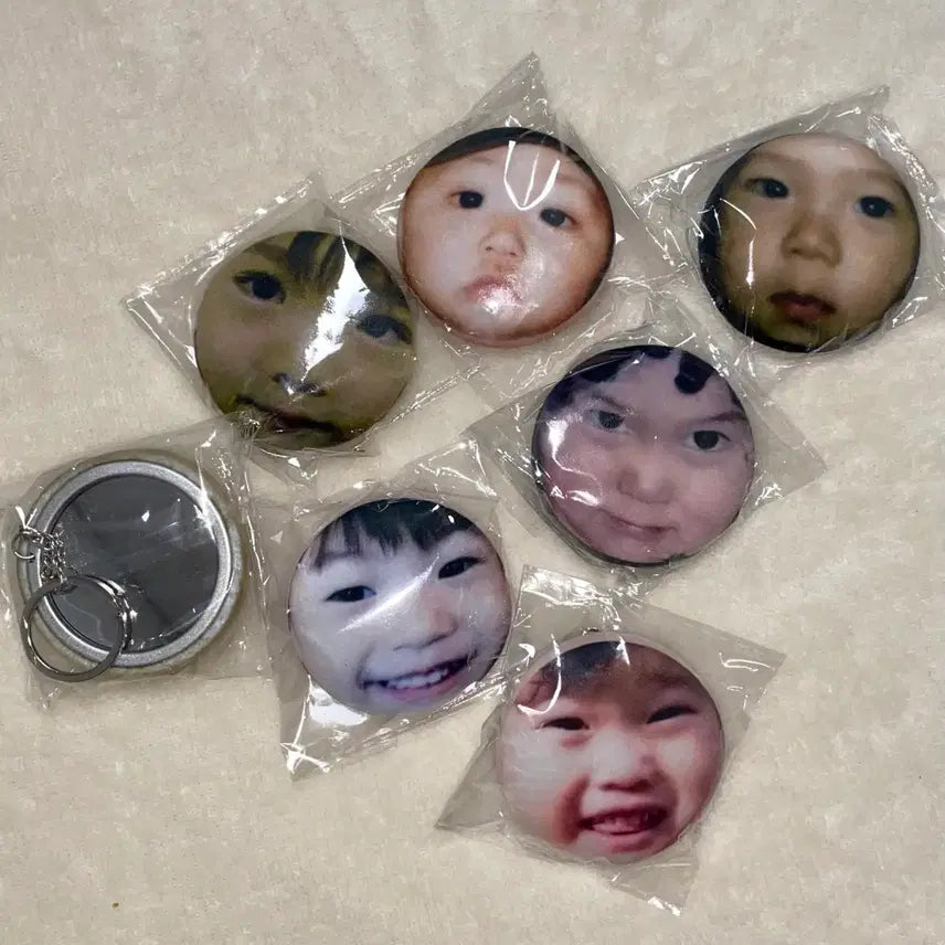 [BUNJANG] RIIZE Mirror Keyring &amp; Soft Pin Badge Set / 라이즈 거울키링 말랑핀뱃지