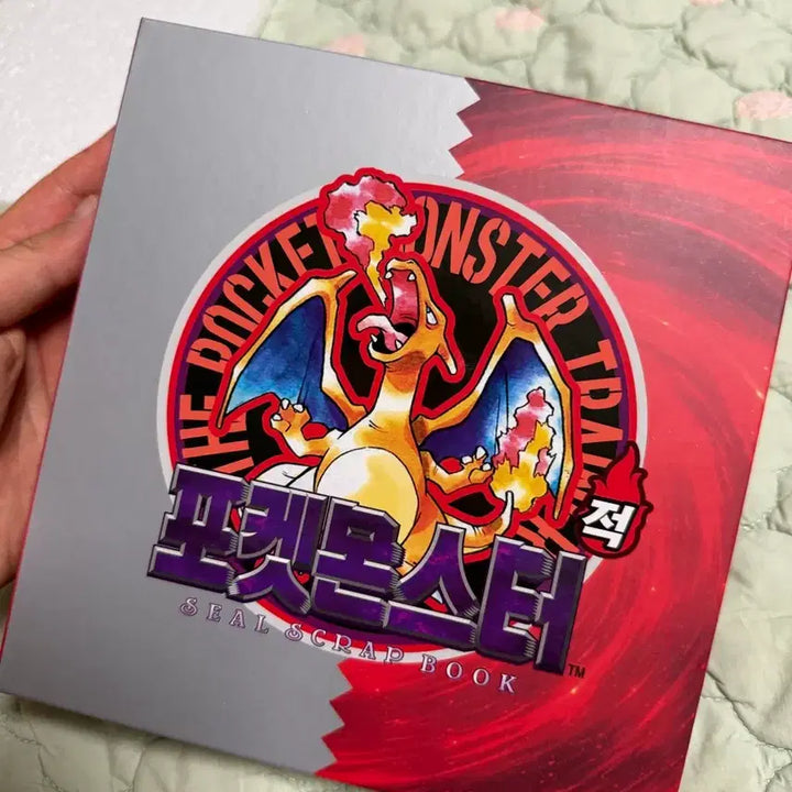 [BUNJANG] Pokemon 30th Anniversary Samlip Sticker Book with Charizard and 100 Artwork Stickers / 삼립 포켓몬 띠부씰북 리자몽(적) + 30주년 아트웍 띠부씰 100종