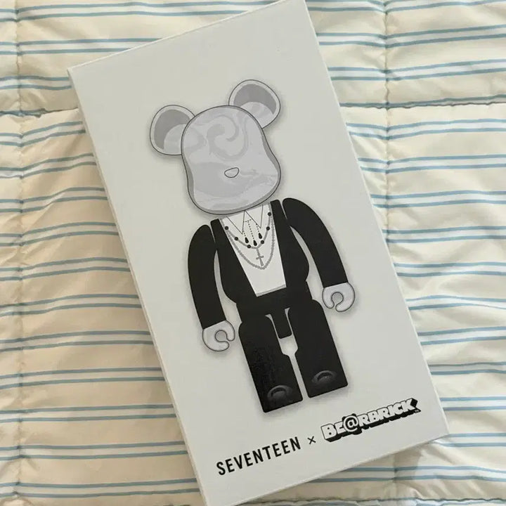 [BUNJANG] SEVENTEEN Wonwoo Bearbrick 400% Photocard Set / 세븐틴 베어브릭 원우 400% 포카 포함