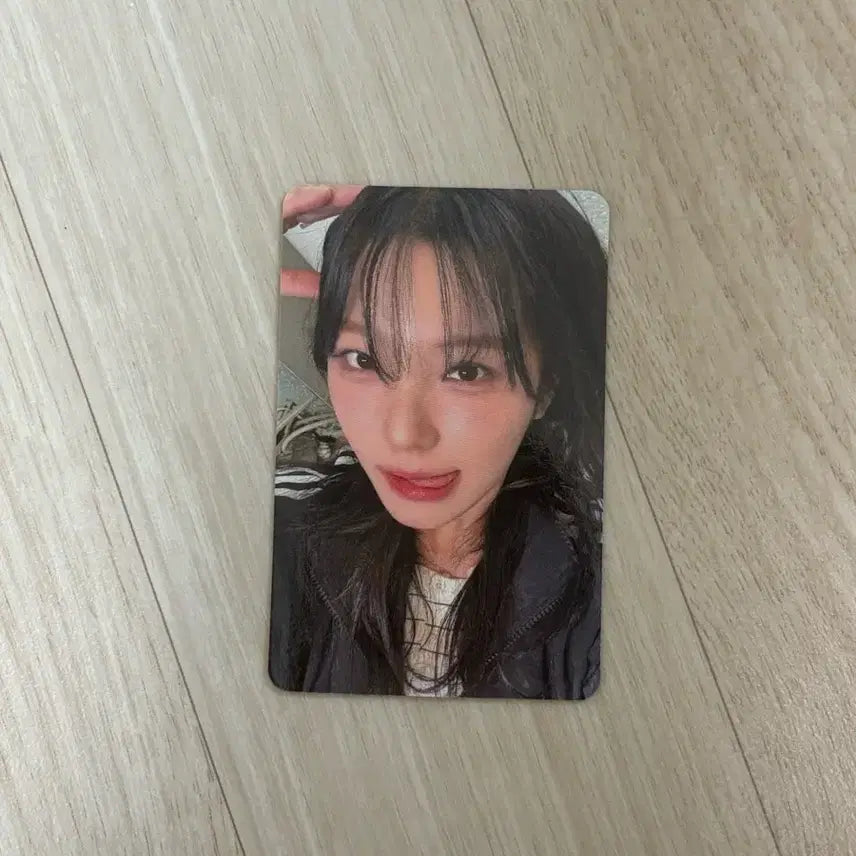 [BUNJANG] fromis_9 Apple Music Lucky Draw Baek Ji-heon Photocard / 프로미스나인 애플뮤직 특전 라큐베 백지헌 포카 팔아요