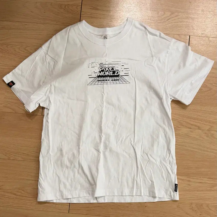 [BUNJANG] Playground Eunho Pixel World T-Shirt / 은호 픽셀월드 티셔츠 플레이브 eunho