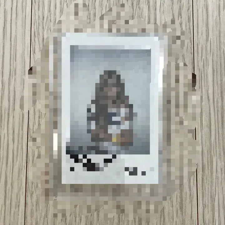 [BUNJANG] Uchild (언차일드) Ha Eun (하은) Blond Wink Signed Polaroid / Uchild 언차일드 하은 금발 윙크 싸인 폴라로이드 판매