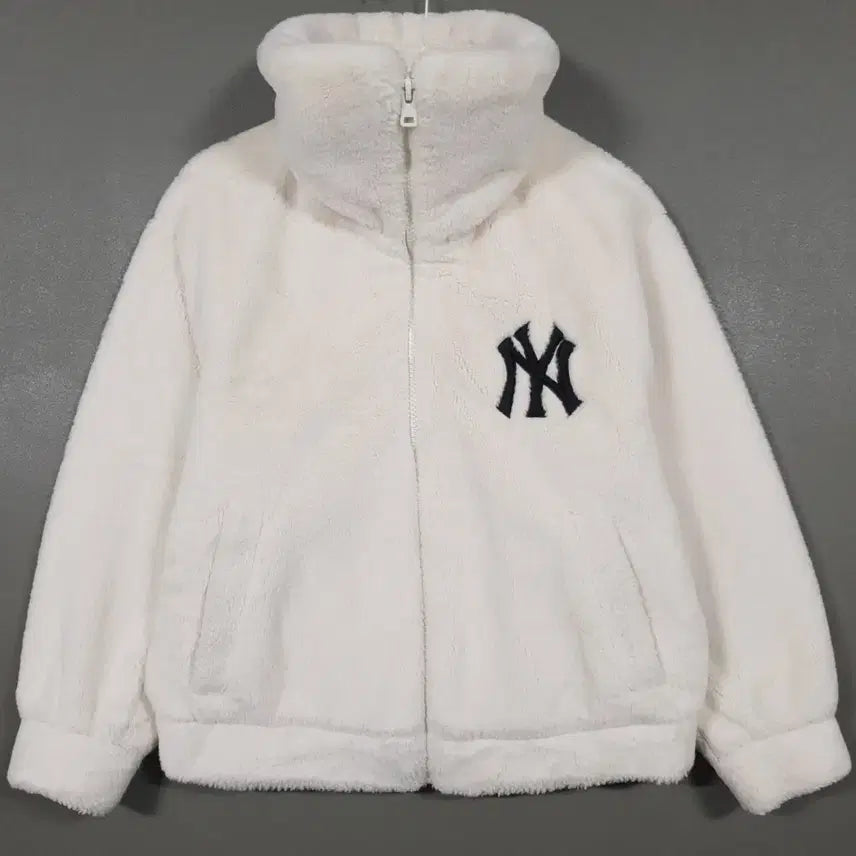[BUNJANG] MLB 21FW New York Yankees Stand Neck Mega Logo Sherpa Jumper Jacket (Women&