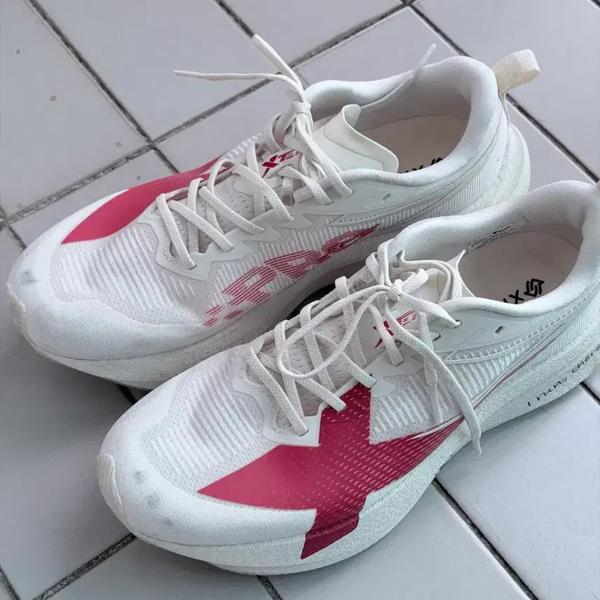 [BUNJANG] XTEP 2000KM 5.0 PRO Running Shoes Size 260 / (260) XTEP 2000KM 5.0 PRO 러닝화