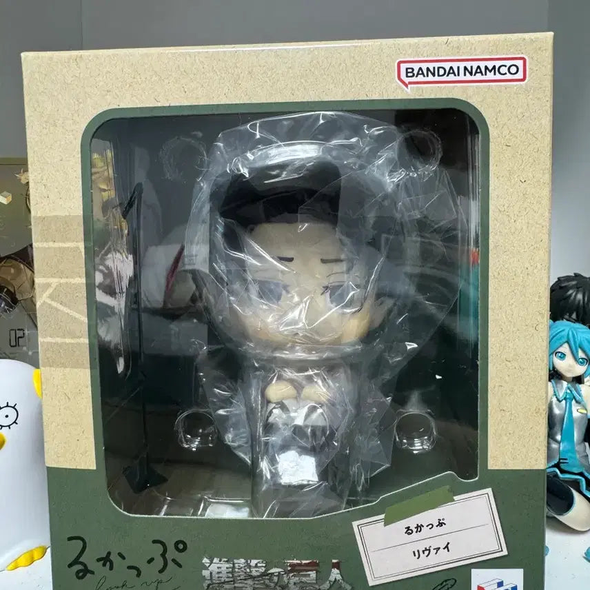 [BUNJANG] MegaHouse Attack on Titan Levi Look Up Figure / 메가하우스 진격의거인 리바이 룩업 피규어