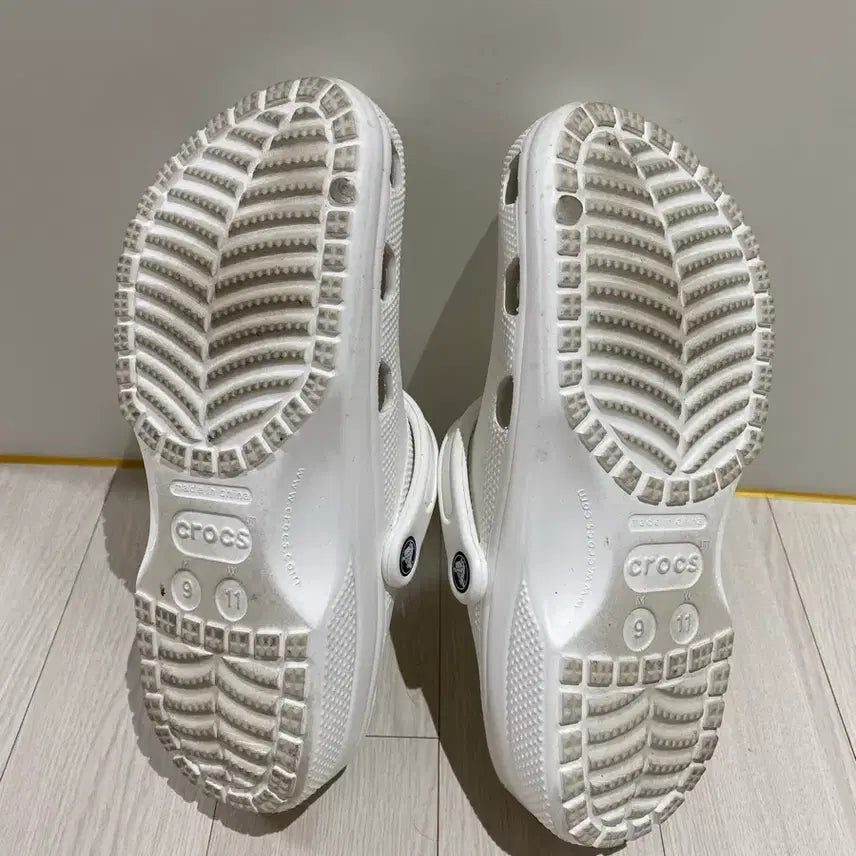 [BUNJANG] Crocs Classic Clog White Size 270 / 크록스 클래식 클로그 화이트 270