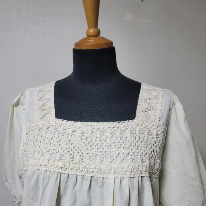 [BUNJANG] GGPX Square Neck Puff Sleeve Blouse / GGPX블라우스
