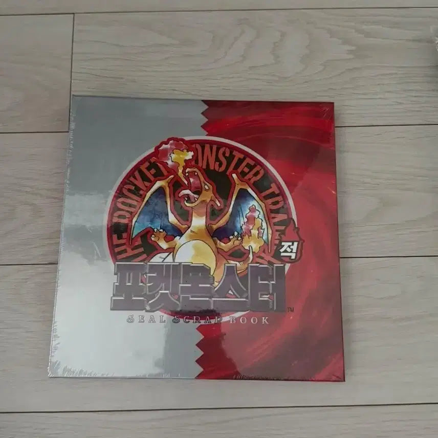 [BUNJANG] Pokemon 30th Anniversary Charizard Sticker Book (Sealed) / (미개봉) 포켓몬 30주년 리자몽 띠부실북