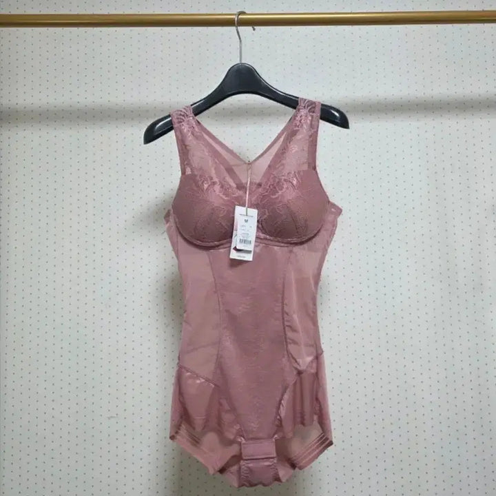 [BUNJANG] Shinyoung Wacoal All-in-One Body Shaper M Size (New) / 신영와코르 올인원 바디쉐이퍼M사이즈(새상품)