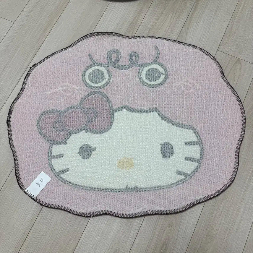 [BUNJANG] SHINee Key Hello Kitty Fluffy Rug Photocard / 샤이니 키 헬로키티 복실이 러그 포카 포함