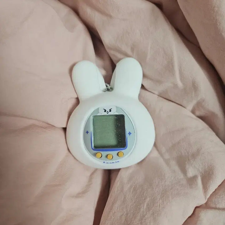 [BUNJANG] Skiu Tamagotchi Rabbit Toy / 스키주 다마고치
