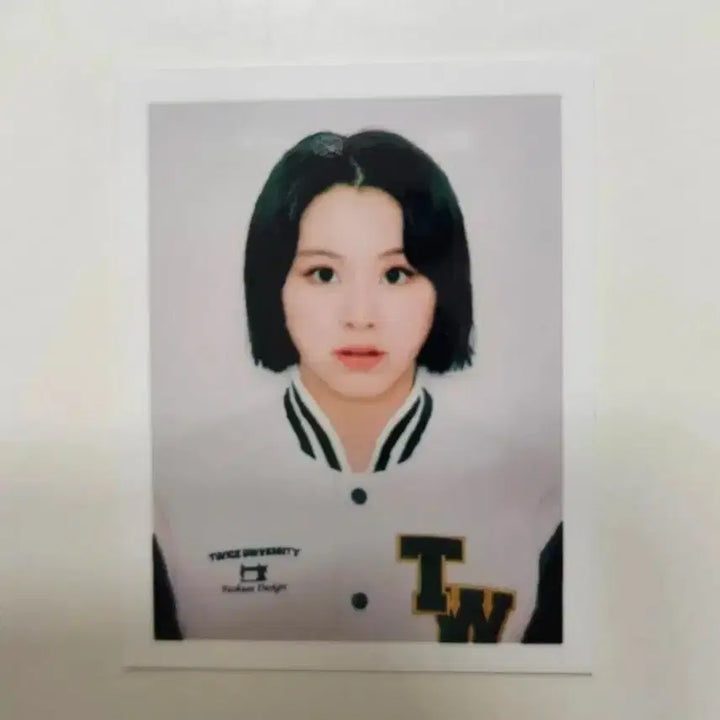 [BUNJANG] TWICE Chaeyoung University Fashion Club ID Photo / 트와이스 채영 증명사진