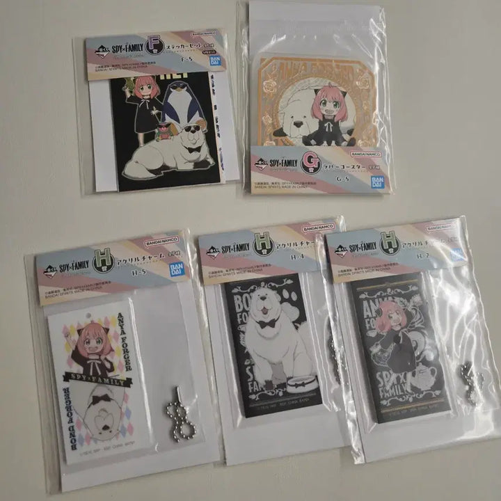 [BUNJANG] SPY x FAMILY Sticker, Acrylic Charm, Rubber Coaster Bundle (Sealed) / (미개봉 새상품) 스파이 패밀리 스티커/아크릴 참/러버 코스터 일괄 굿즈