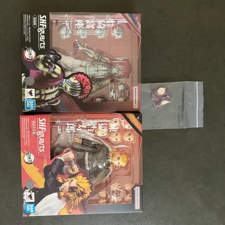 [BUNJANG] Sealed Demon Slayer: Kimetsu no Yaiba Rengoku &amp; Akaza Custom Costume Set / 미개봉 shf 귀멸의칼날 렌고쿠 아카자/커스텀의상