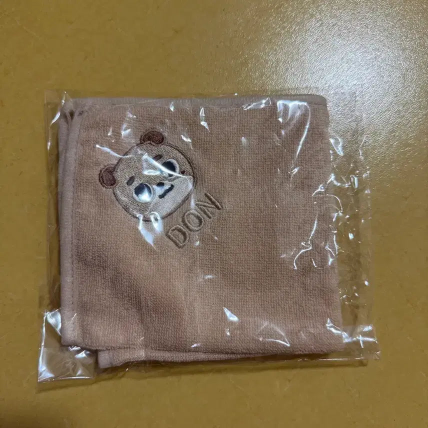 [BUNJANG] Day6 Denimals Dondon Hand Towel Sealed / 데이식스 데니멀즈 돈 도운 핸드타월 미개봉