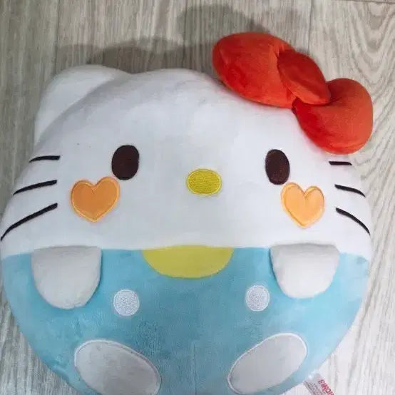 [BUNJANG] Sanrio Hello Kitty Doll Cushion / 산리오 헬로 키티 인형 쿠션
