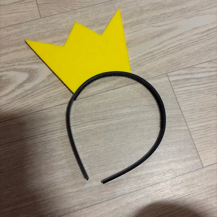 [BUNJANG] BIGBANG Classic Yellow Crown Headband / 빅뱅고전 노란색 왕관 머리띠