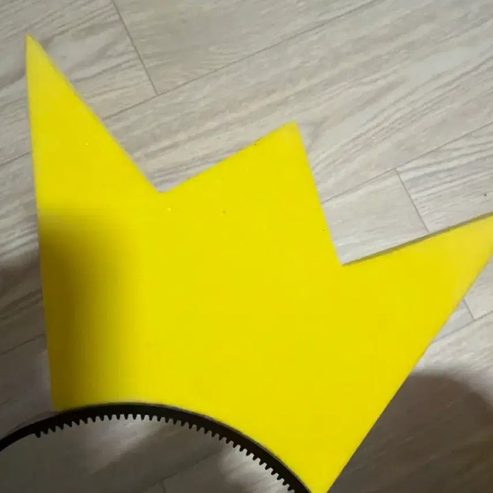 [BUNJANG] BIGBANG Classic Yellow Crown Headband / 빅뱅고전 노란색 왕관 머리띠