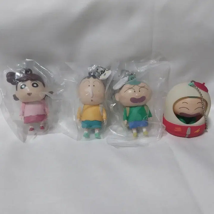 [BUNJANG] Crayon Shin-chan Keyring Figure Set (4 Types) / 짱구는못말려 키링 피규어 4종 세트 유리 맹구 훈이 책가방 랜덤 가챠