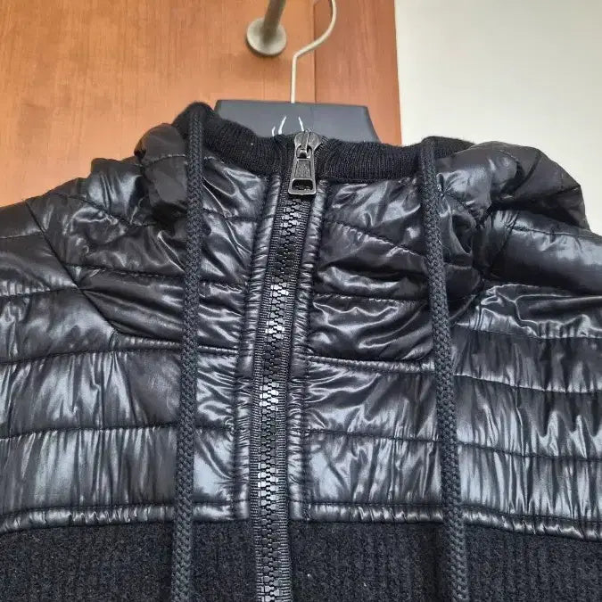 [BUNJANG] Moncler Hooded Zip-Up Jacket Black / 몽클레어 후드집업 블랙 (정품)