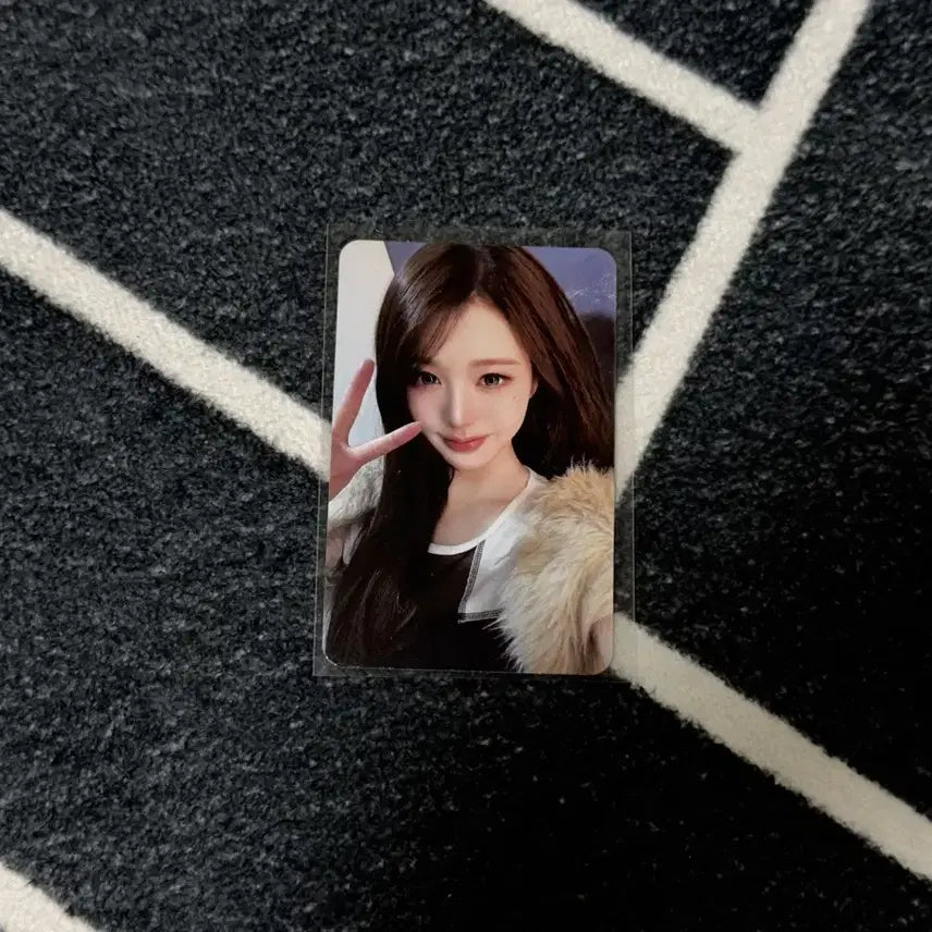 [BUNJANG] IVE Wonyoung Music Art Lucky Draw Photocard / 아이브 원영 포카 ive 뮤직아트 미공포 포카 럭드 리바이브 뱅뱅